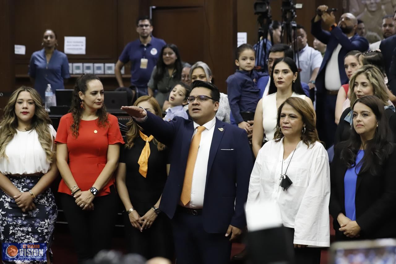 Toño Carreño rinde protesta como diputado de la LXXVI Legislatura