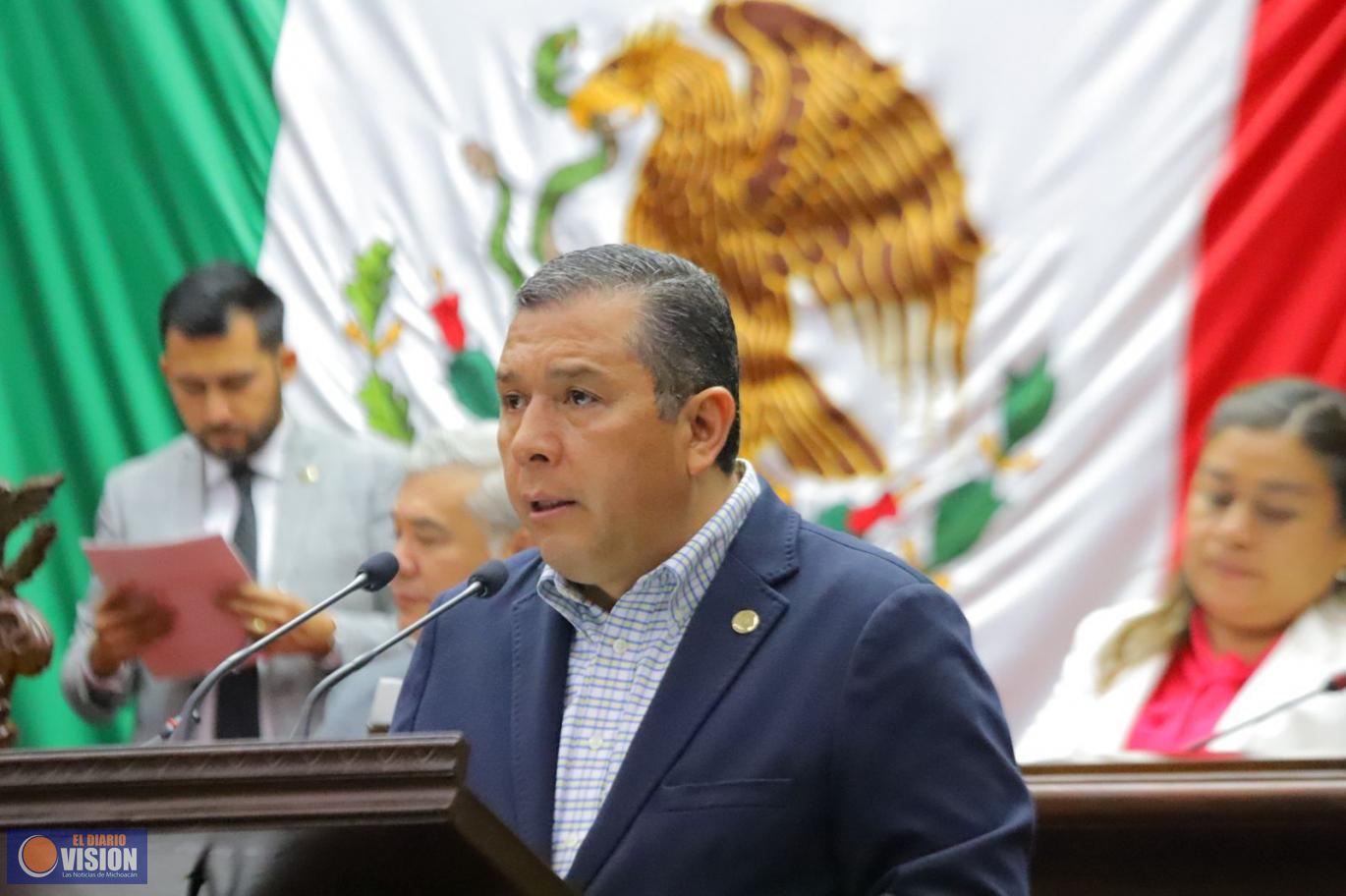 Barragán presenta iniciativa para garantizar seguros de vida dignos a policías de Michoacán