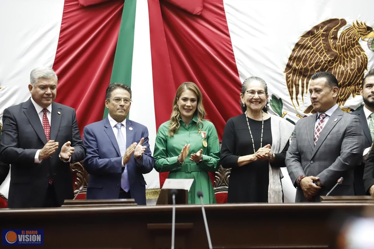 Congreso del Estado entrega Condecoración Melchor Ocampo al Colegio de Notarios de Michoacán