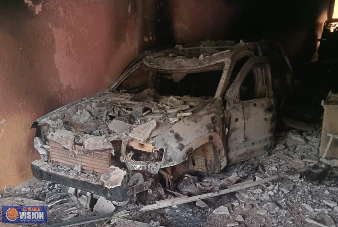 Un inmueble rafagueado y un auto calcinado tras balaceras en Buenavista 