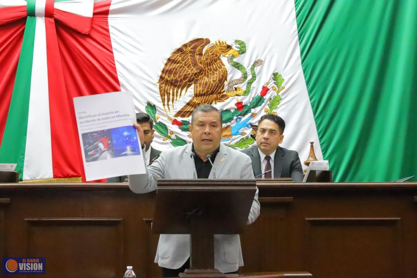 Juan Carlos Barragán propone como requisito la licencia de conducir para la compra de vehículos