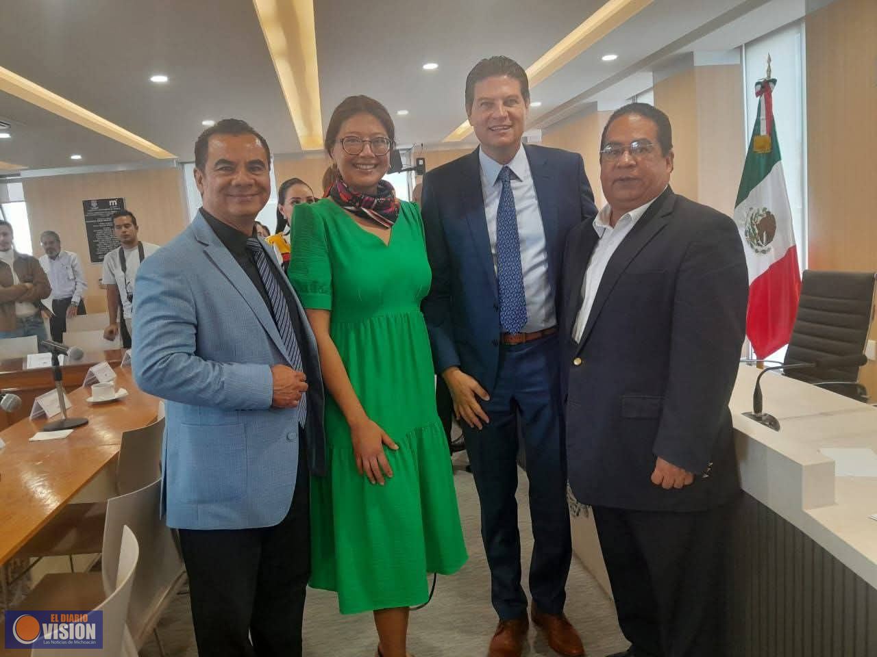 Migrantes michoacanos, base de la economía nacional: Alfonso Martínez