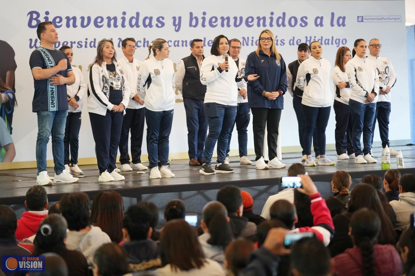 Siéntase parte de la UMSNH, convoca Yarabí Ávila a padres y madres de familia