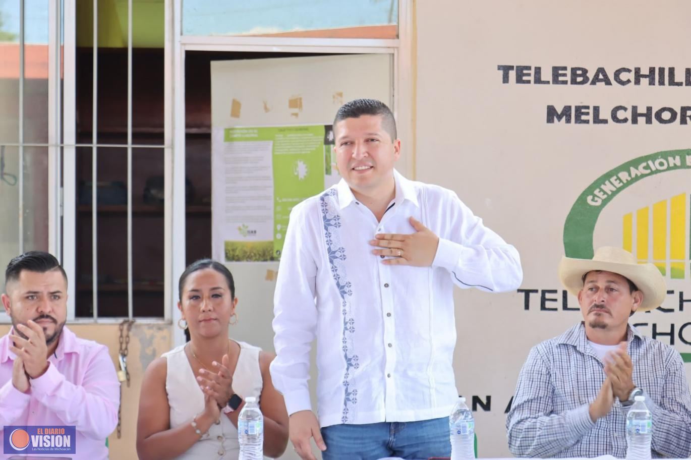 Infraestructura educativa en el Distrito XIX, una prioridad: Vicente Gómez Núñez 