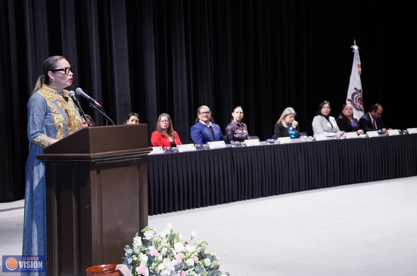Que el respeto y la solidaridad guíen sus decisiones, convoca Yarabí  a egresados de preparatoria