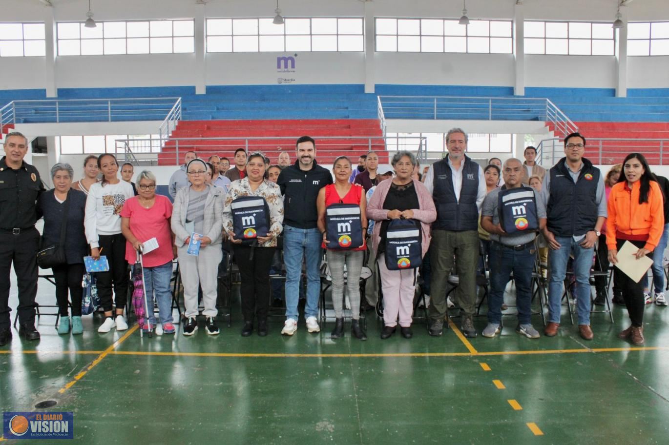 Reciben encargados del orden de Morelia, mochilas de emergencia