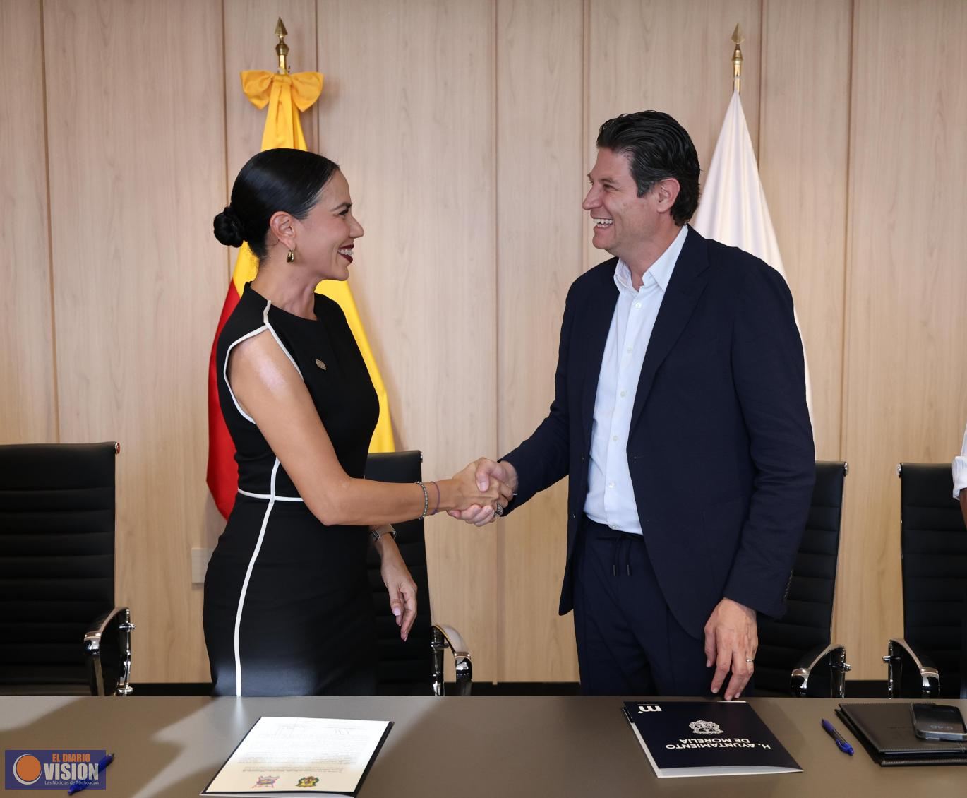 Celebra Alfonso Martínez nuevo vuelo Morelia-Ixtapa