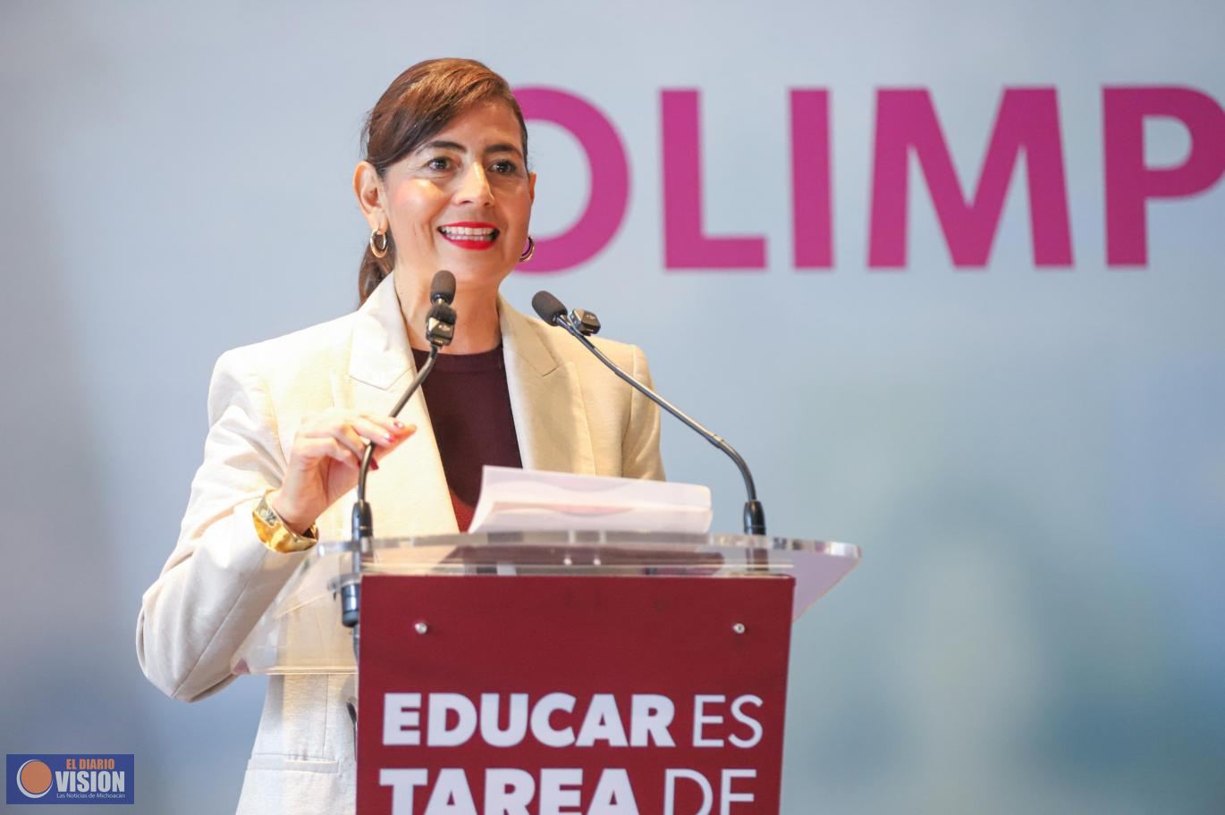 Reconoce Gabriela Molina a estudiantes ganadores de la Olimpiada del Conocimiento