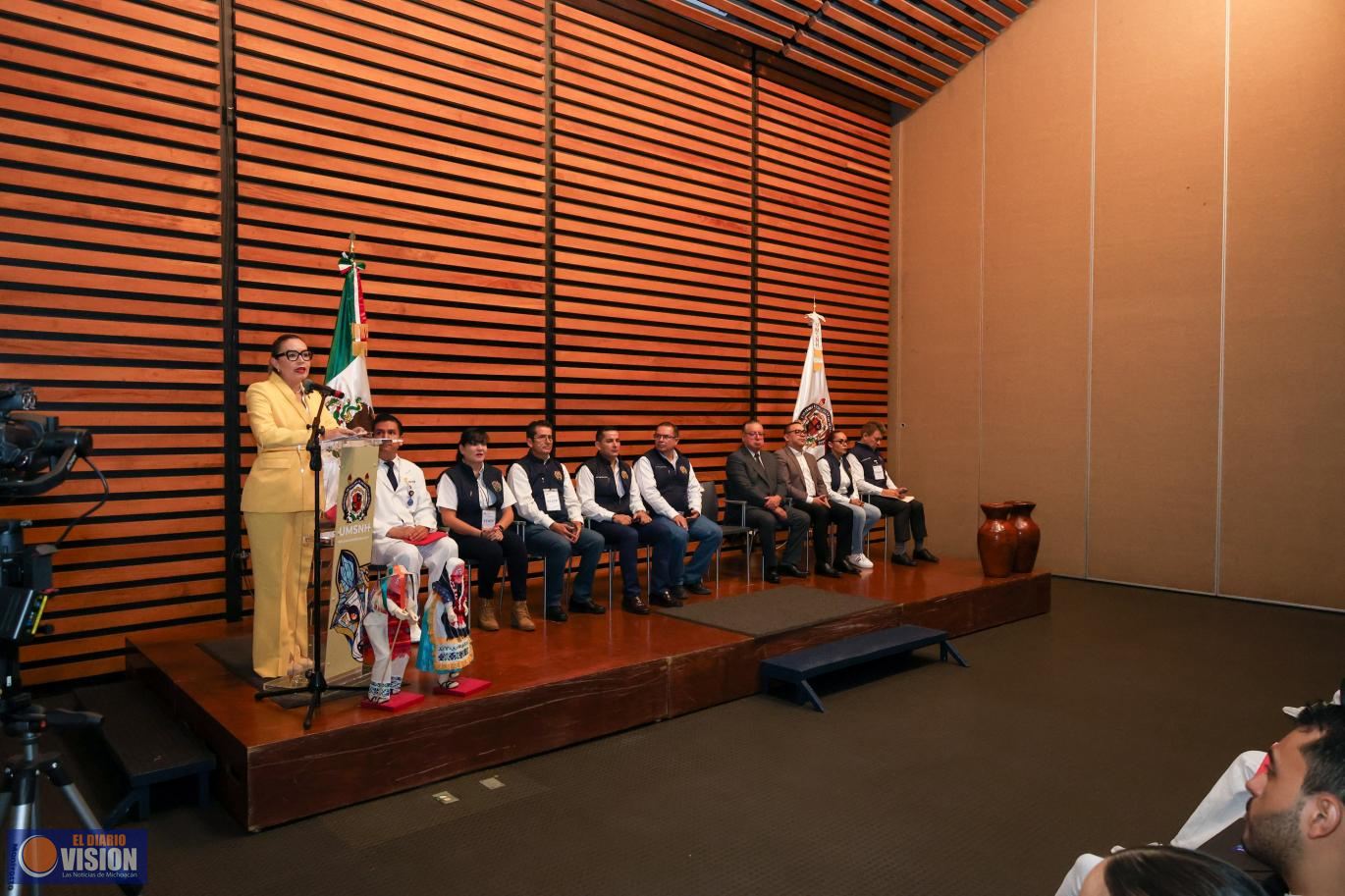 A Promover el respeto, la equidad y la inclusión durante su servicio social,exhorta Yarabí Ávila