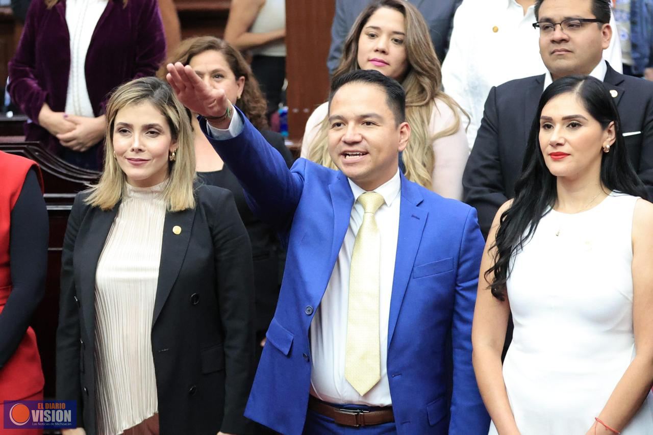 Abraham Alí Cruz protesta como titular del Órgano Interno de Control del IEM