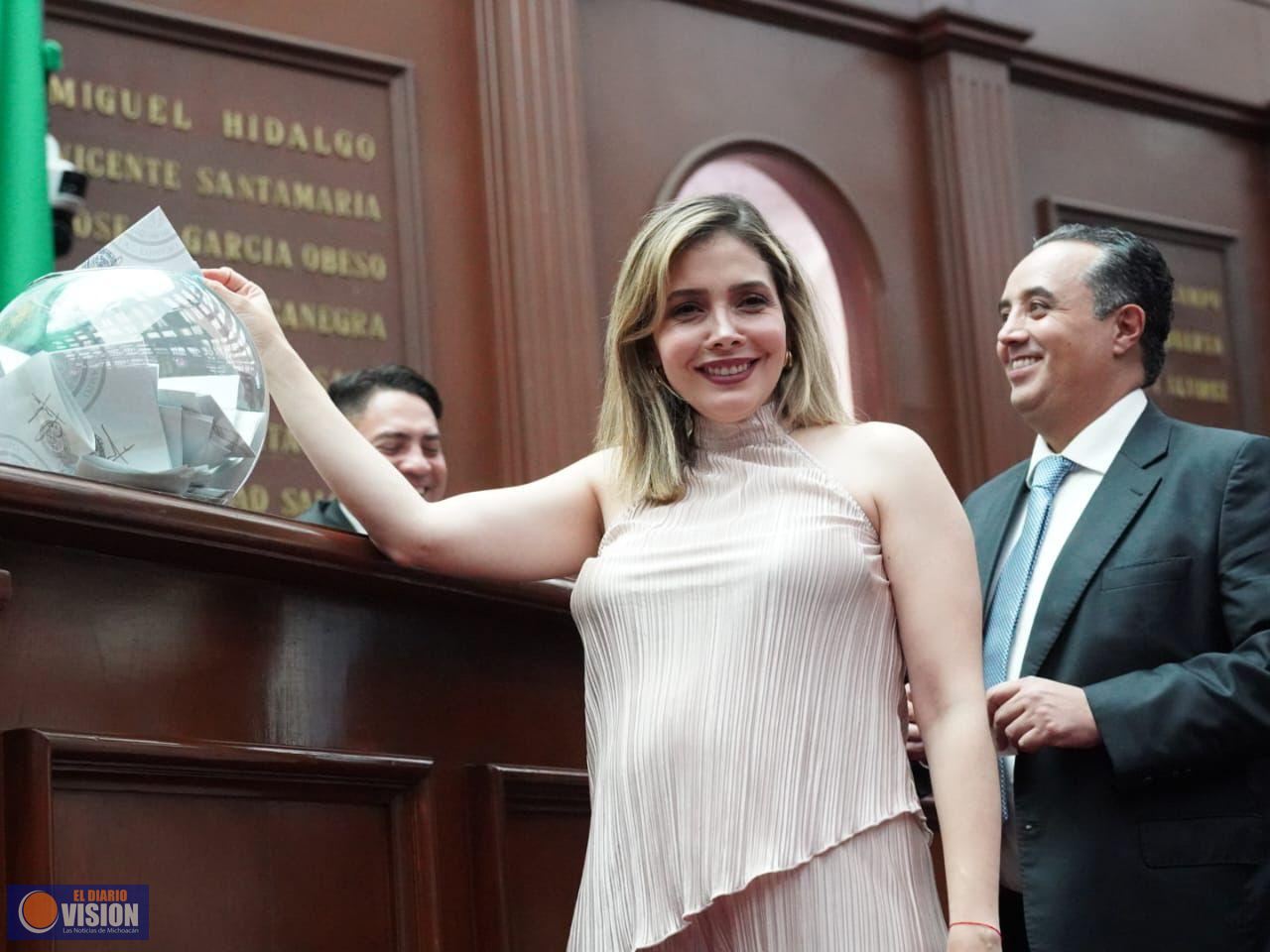 Brissa Arroyo da voto de confianza Josué Mejía en CEDH y de Víctor Serrato en CEAV