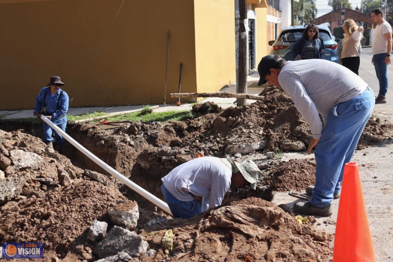 Ooapas mejora la red de agua potable en Lomas de Santa María