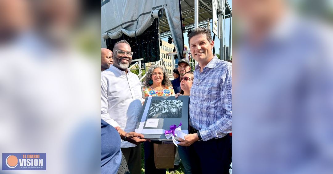 Se reúne Alfonso Martínez con Brandon Johnson, alcalde de Chicago