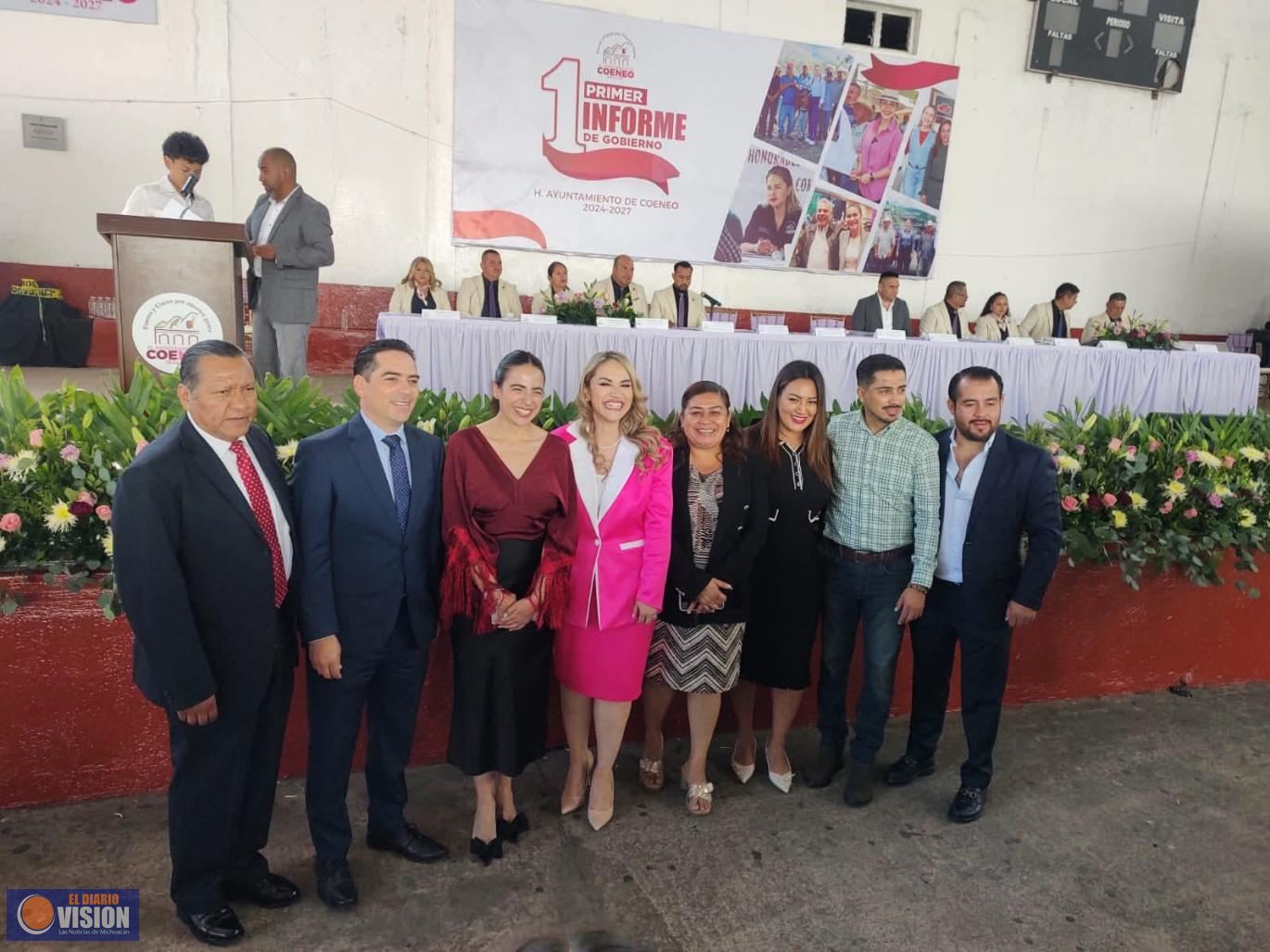 La diputada Belinda Iturbide, asiste al Primer informe de Valeria Aguilar