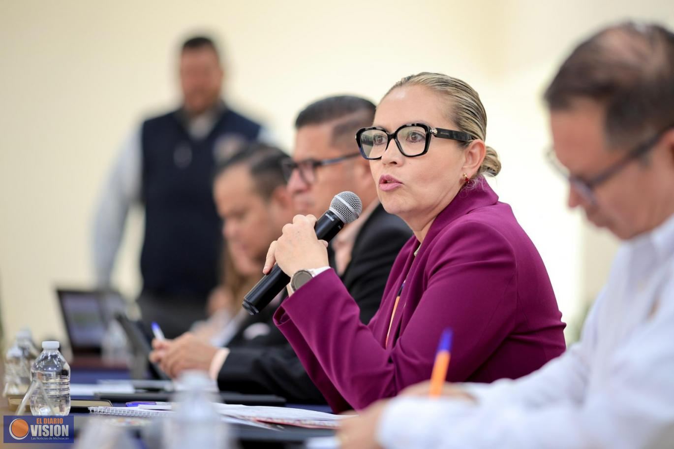 Yarabí Ávila y directivos trazan ruta para reforzar y fortalecer el Bachillerato Nicolaita