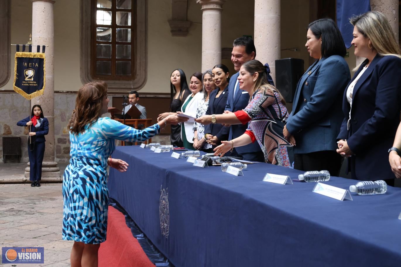 Egresan de Bachillerato en Línea de la UMSNH; modelo educativo flexible