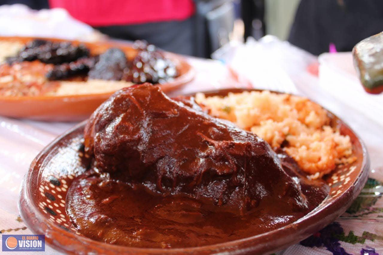 Cierra con éxito la 18va Feria del Mole en Santa María