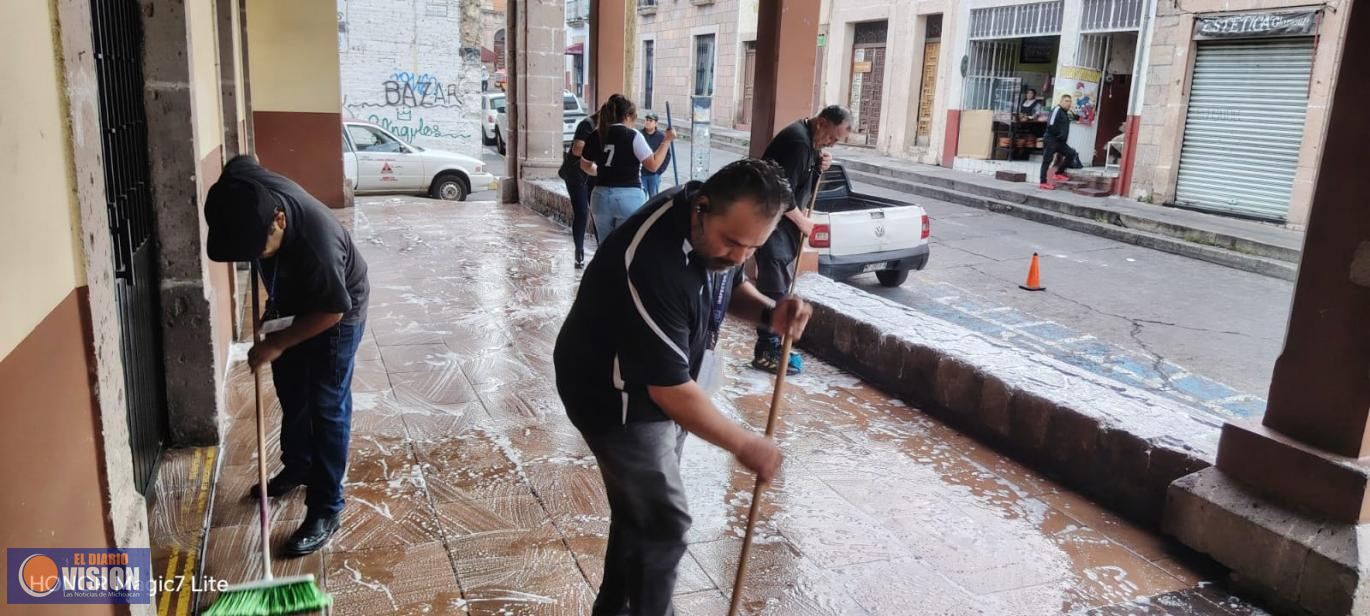 Gobierno de Morelia realiza limpieza integral del Mercado Nicolás Bravo