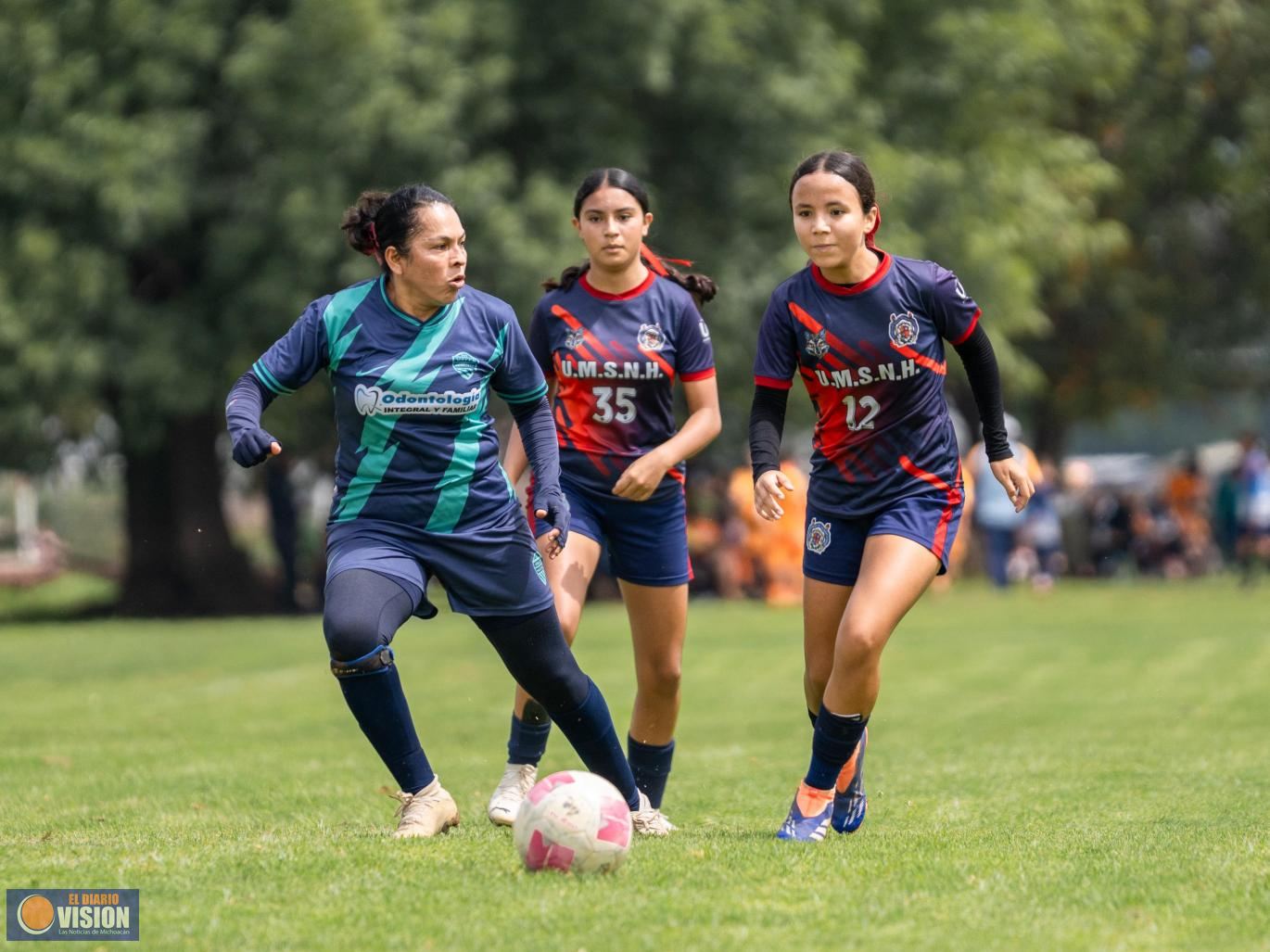 UMSNH sigue obteniendo triunfos en el Torneo de Verano de la Liga Municipal 