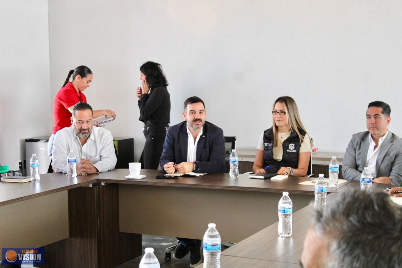 Yankel Benítez Silva fortalece vínculos con el sector de servicios de Morelia