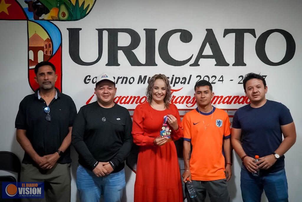 Se reúne Graciela Hernández Arreola con integrantes del Club Biker Puruarán  