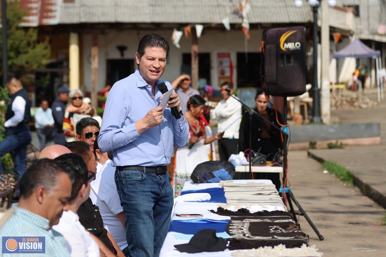 Alfonso Martínez abre las puertas de Morelia a artesanías de la Meseta Purépecha