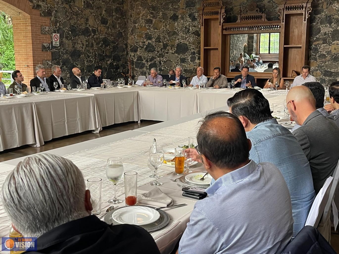 Se reúne Alfonso Martínez con empresarios de Uruapan