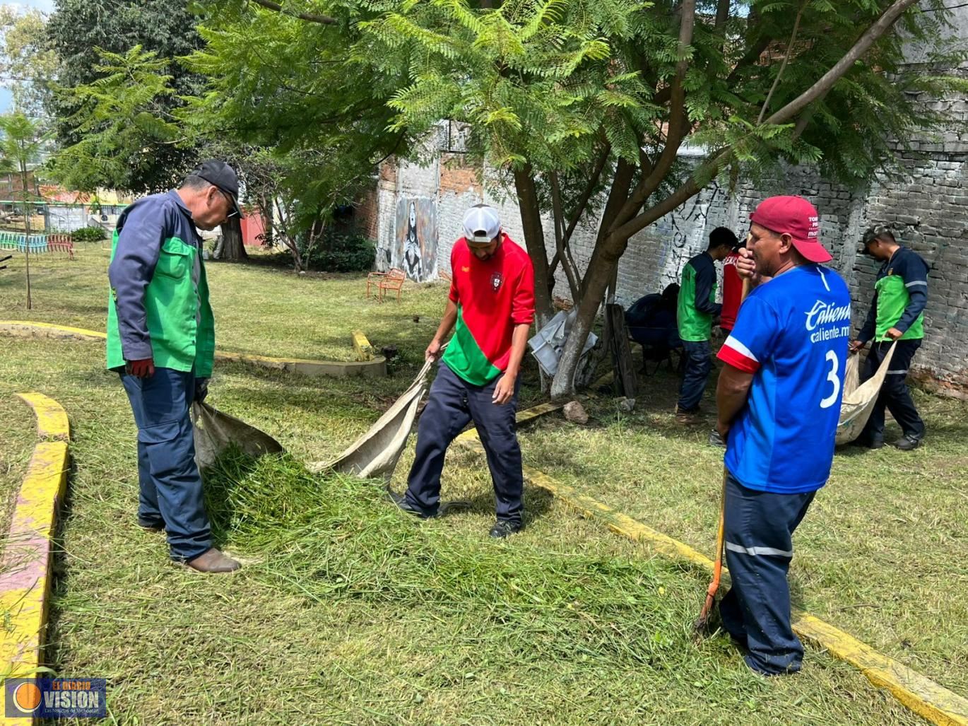 Secretaría de Servicios Públicos encabeza jornada de limpieza en Juana Pavón y Fuentes de Morelia