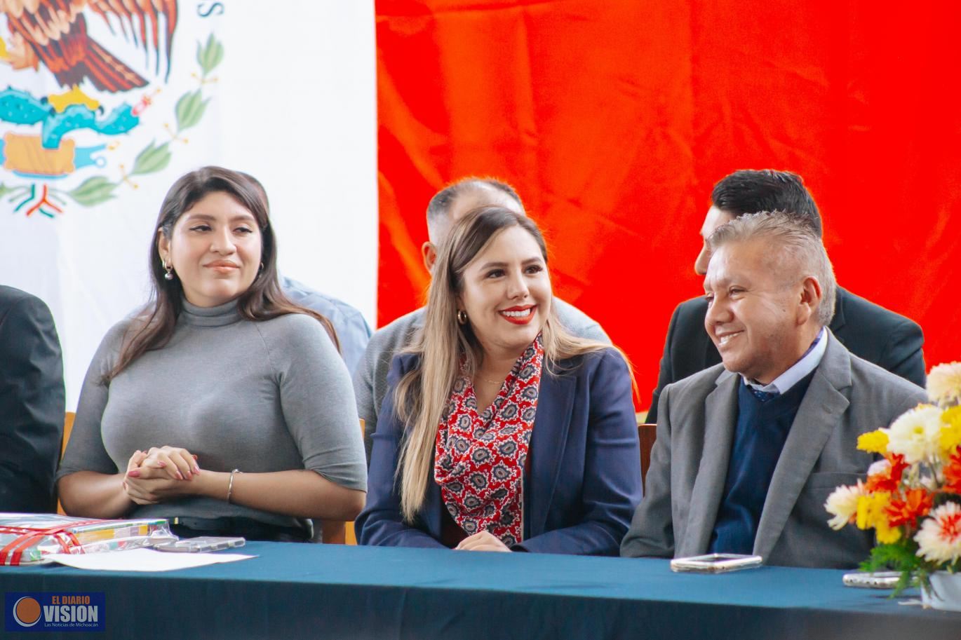 Dayana Pérez Mendoza destaca la importancia de la educación en el arranque del ciclo escolar