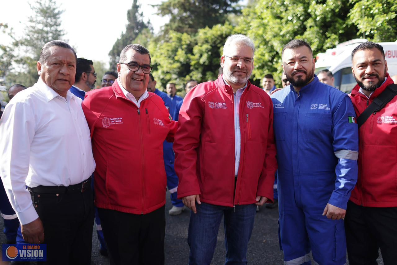 Más ambulancias, más vidas; entrega Bedolla 10 unidades de urgencias médicas