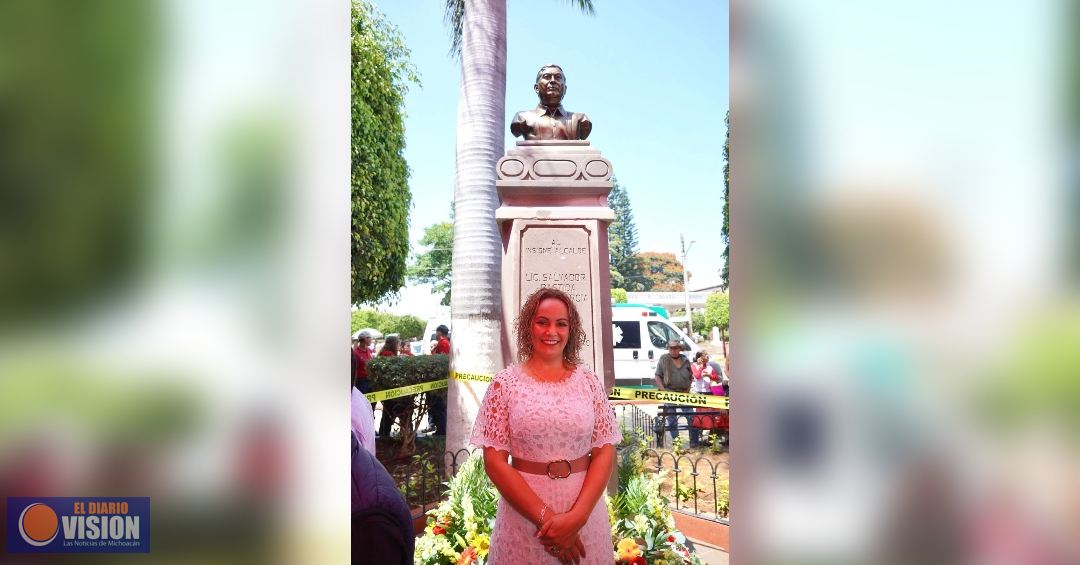 Asiste Graciela Hernández Arreola a la develación del Busto de Chavo Bastida 