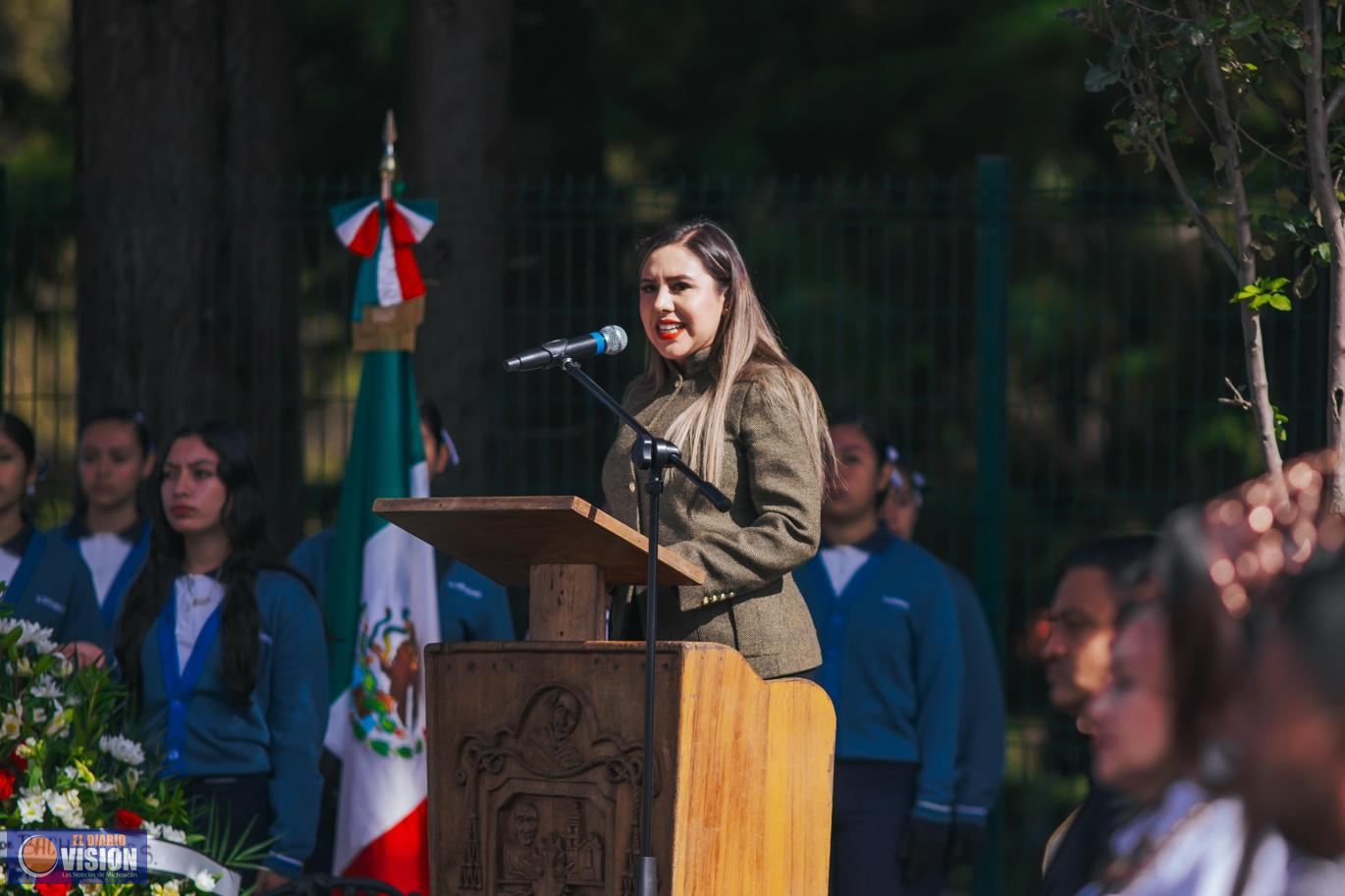 Dayana Pérez Mendoza encabeza homenaje a los Niños Héroes en Salvador Escalante