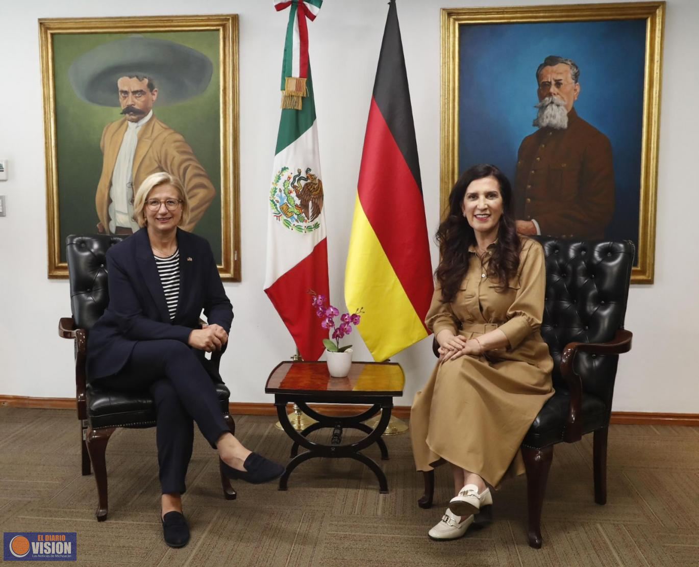 Kenia López Rabadán se reúne con delegación del Parlamento alemán, encabezado por Anke Rehlinger