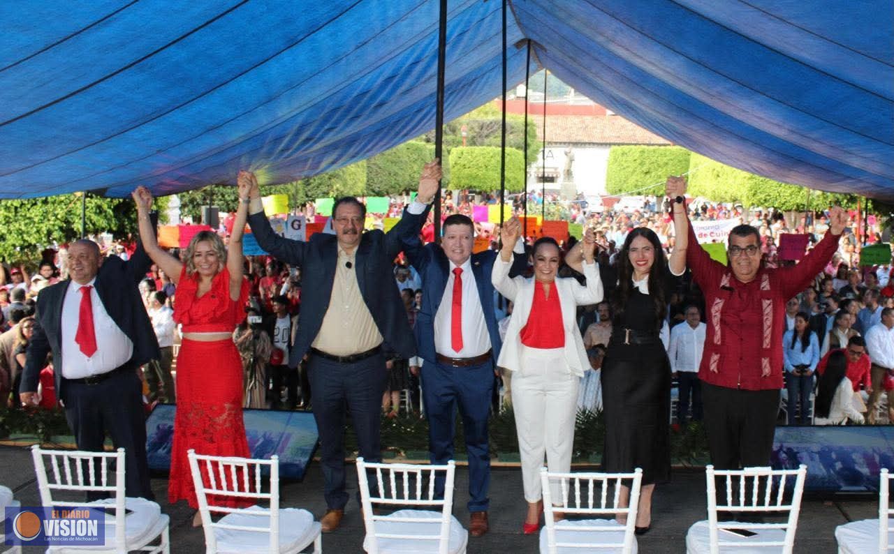 Diputado Vicente Gómez Núñez, agradece a los asistentes al Primer Informe Legislativo