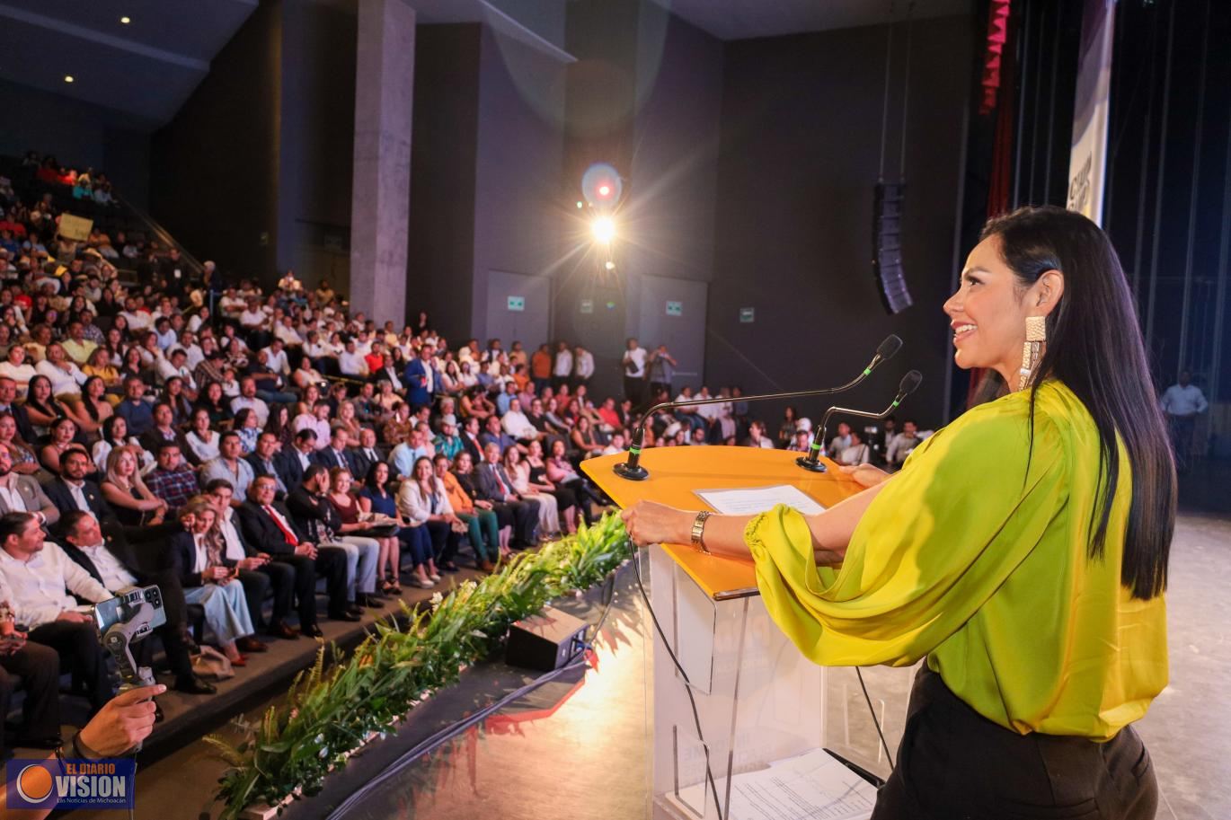 Araceli Saucedo reconoce trabajo de legisladores del PRD en Michoacán