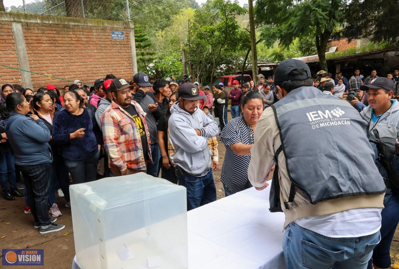 IEM realiza consulta en San Miguel del Monte para definir método de consulta por el autogobierno