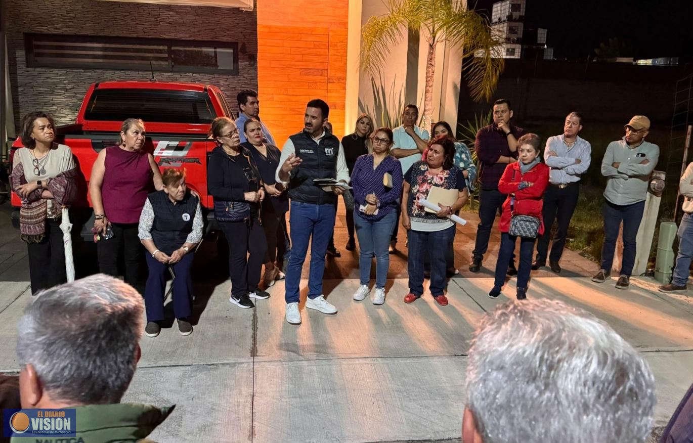 Yankel Benítez se reúne con vecinos de Hacienda del Valle