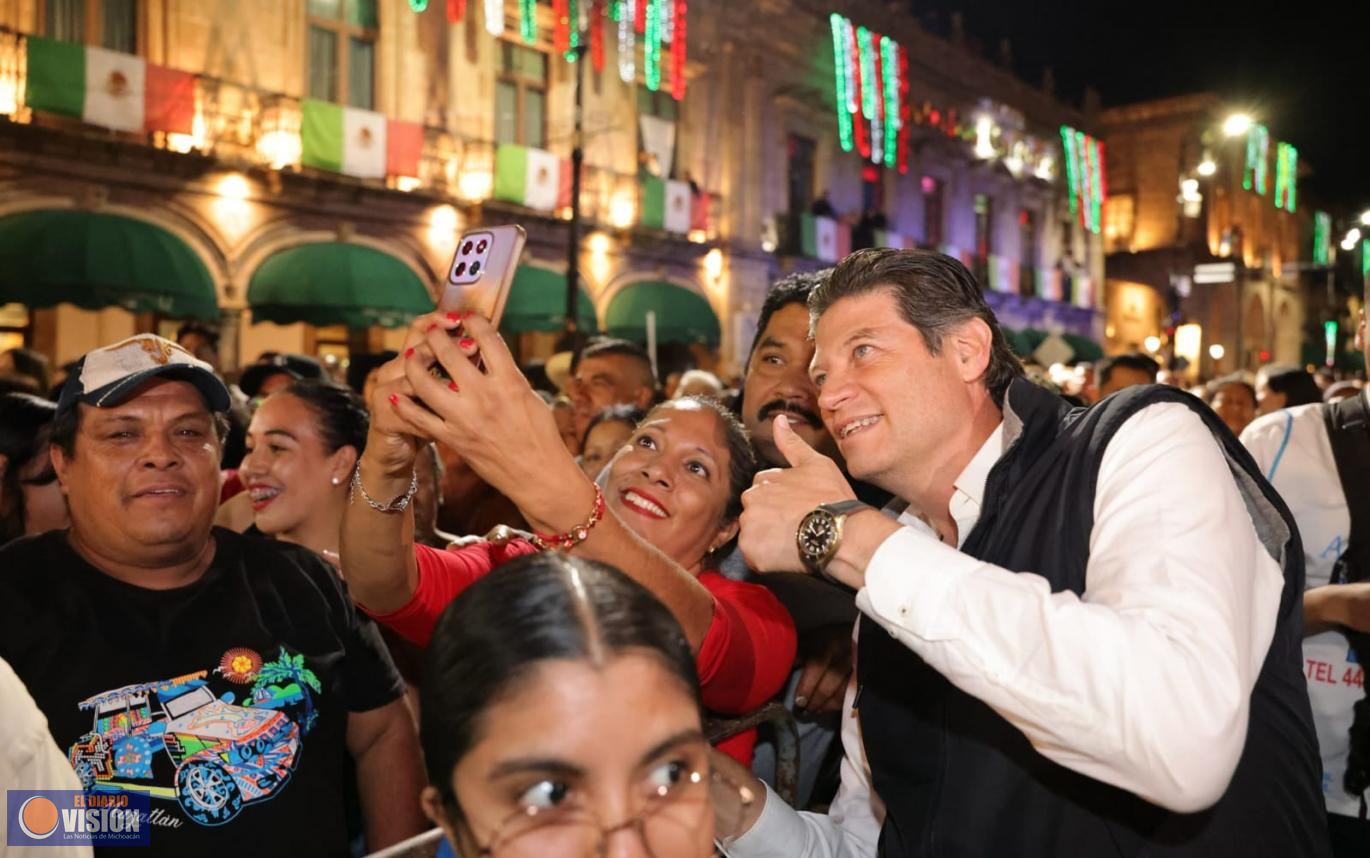 Alfonso Martínez celebra con miles de morelianos el aniversario de Morelos