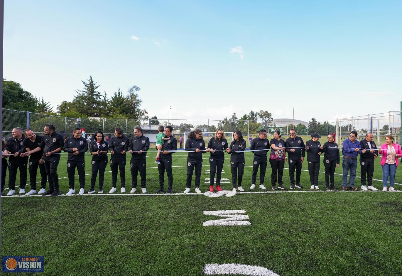Yarabí Ávila inaugura cancha de fútbol 7 en beneficio de la comunidad nicolaita
