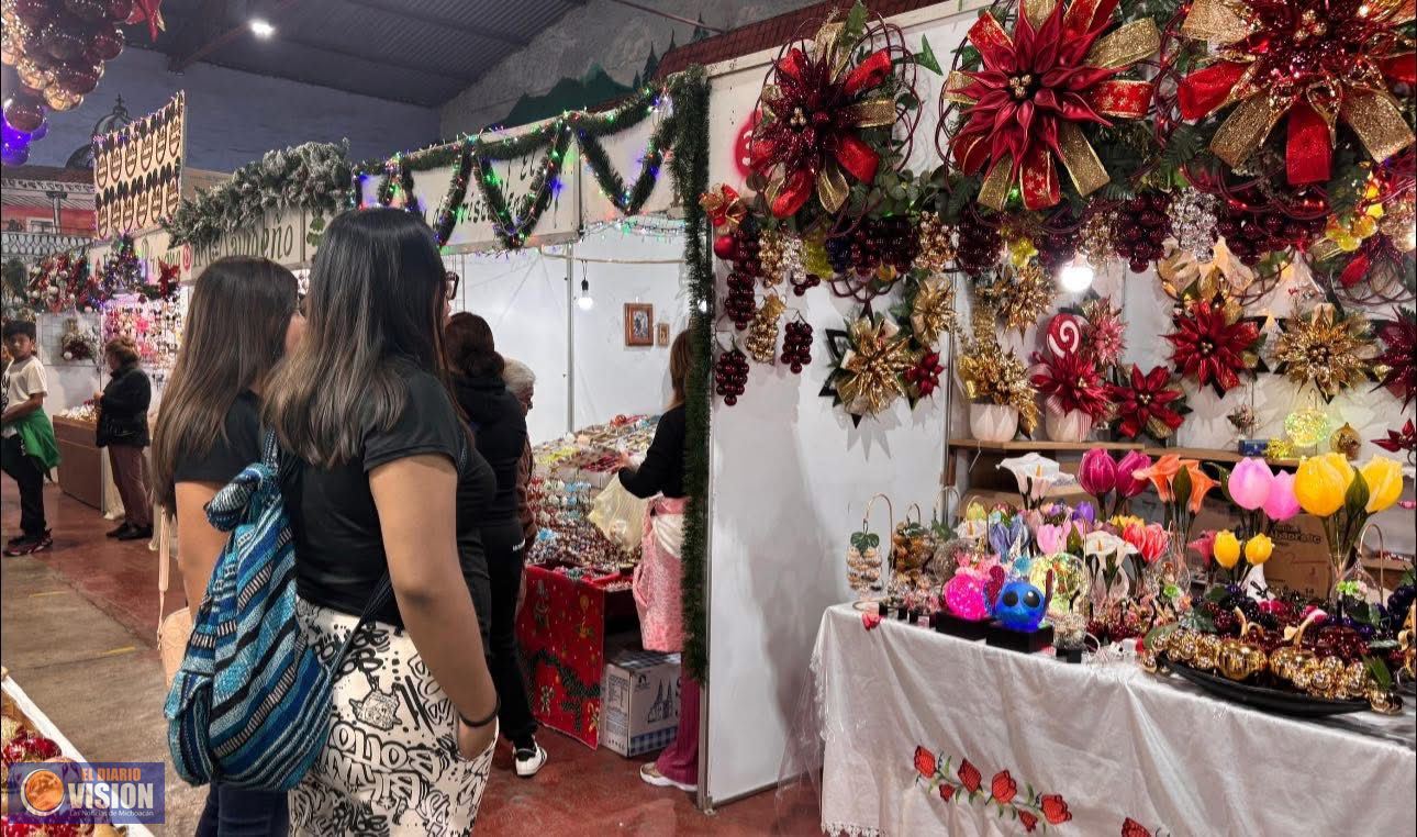La magia de la Navidad se vive en Tlalpujahua con la Feria de la Esfera: Sectur