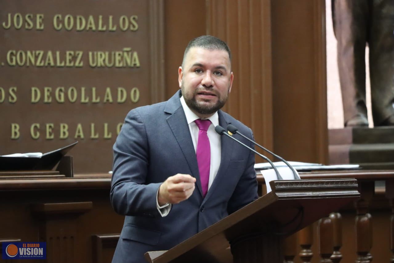 Reyes Galindo presenta iniciativa para frenar el Burnout, 