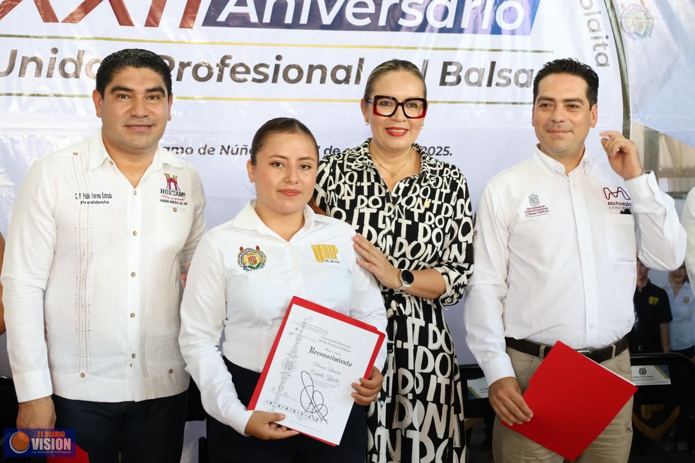 La UMSNH sigue construyendo sueños para que las y los jóvenes transformen su vida: Yarabí Ávila