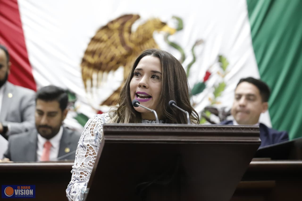 Xóchitl Ruiz impulsa dignificación laboral y salarial en la FGE y es aprobada por el Congreso