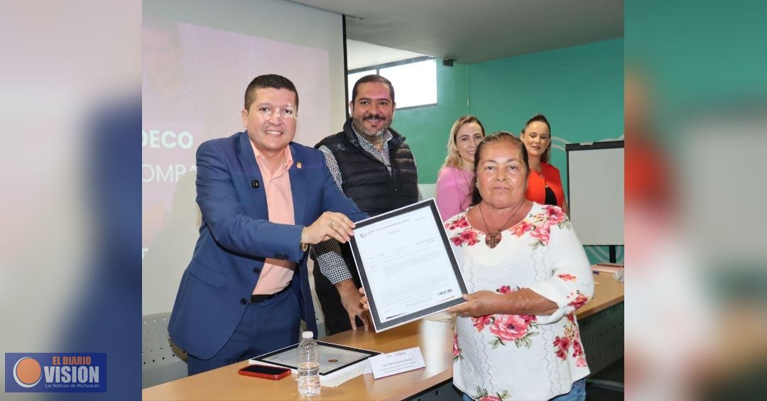 Vicente Gómez impulsa a mujeres emprendedoras del Distrito XIX