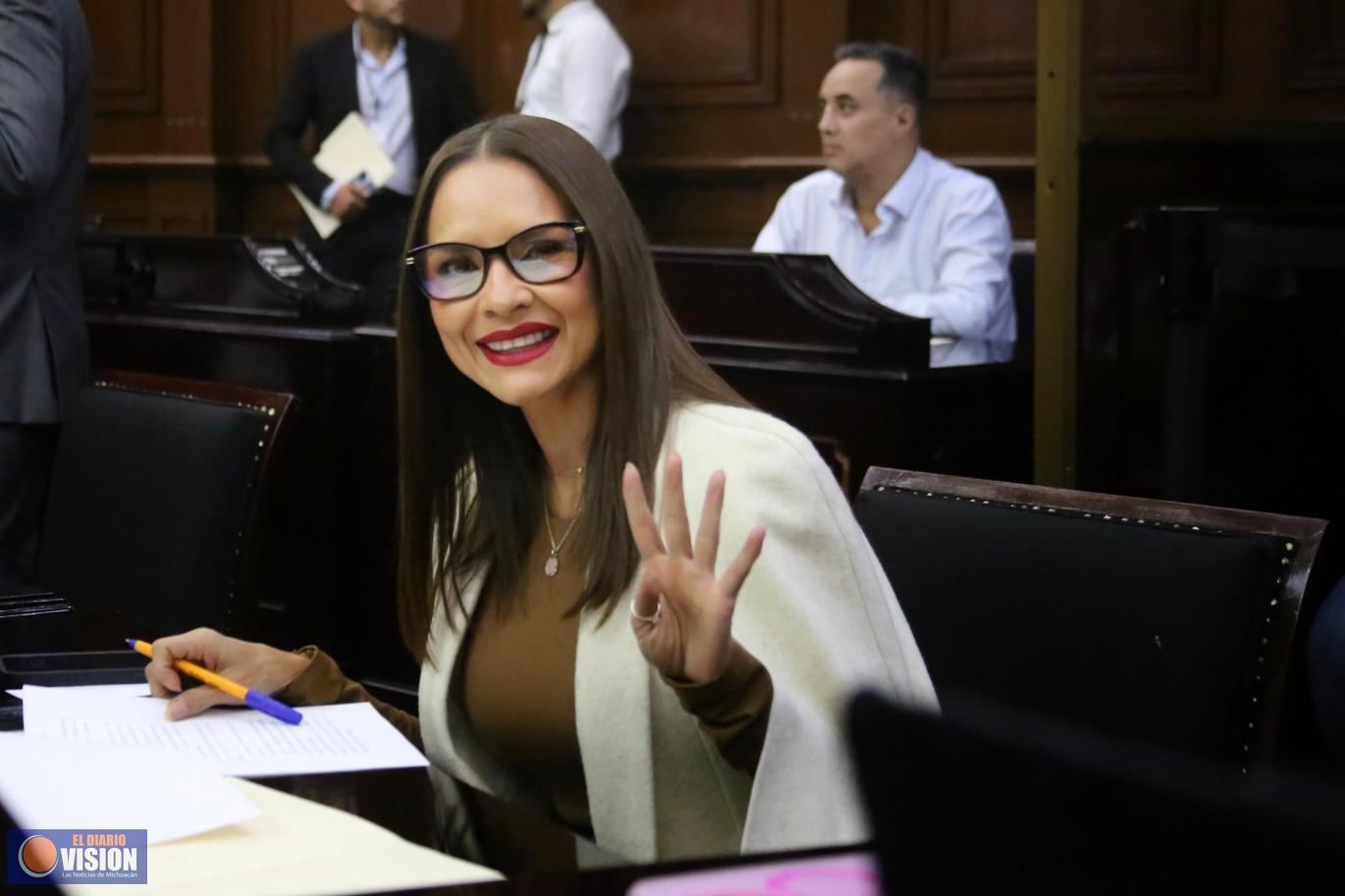 Celebra Nalleli Pedraza inclusión del término “gobernadora” en la Constitución Política 