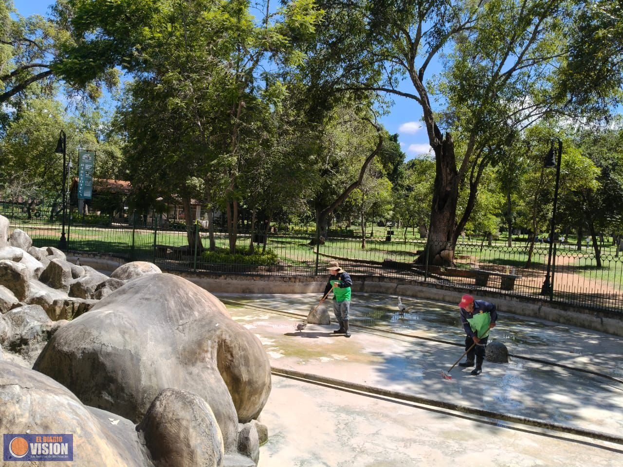 Gobierno de Morelia realiza limpieza de la Fuente de 