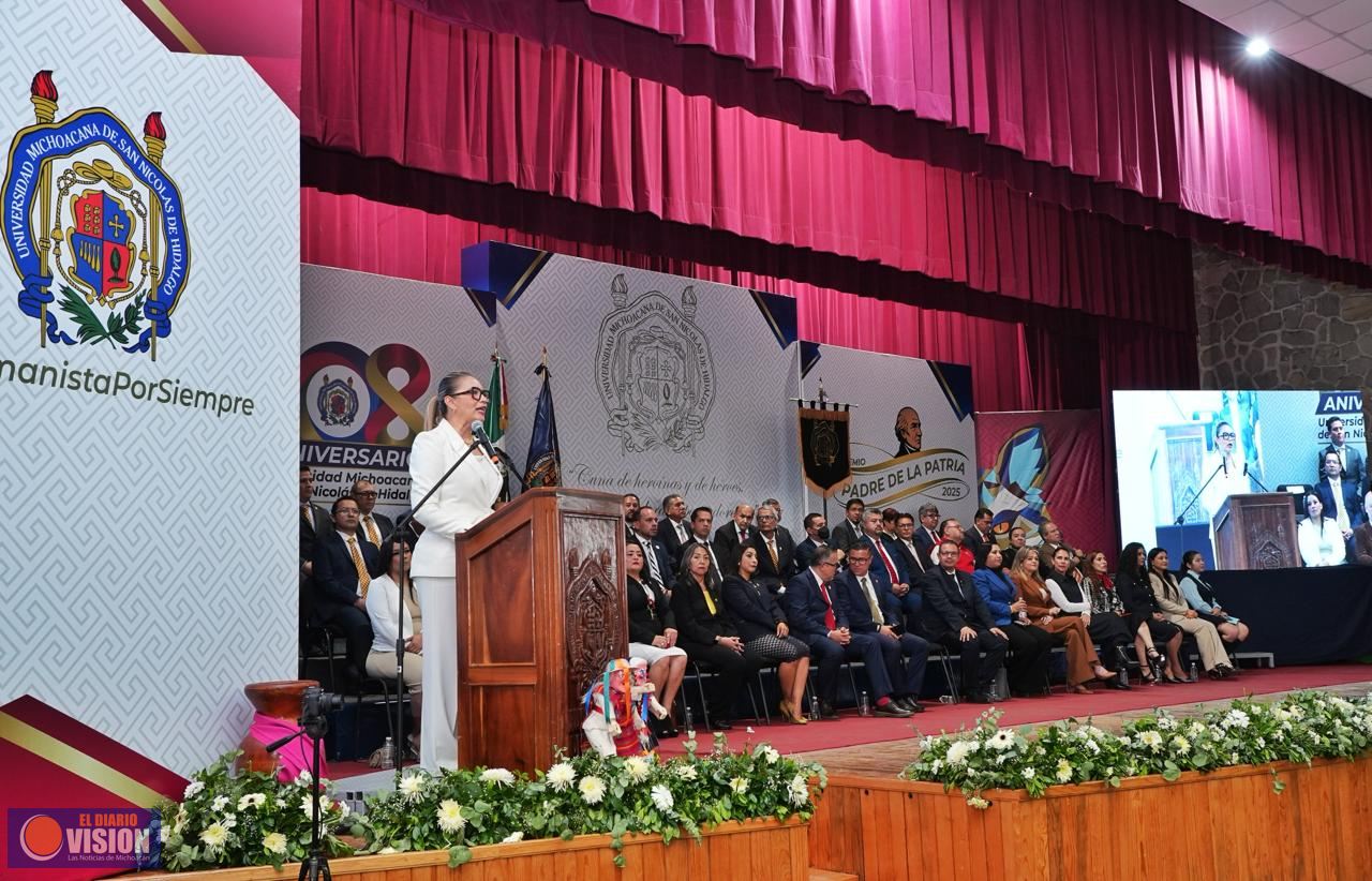 481 estudiantes reciben Premio Padre de la Patria; representan la excelencia de la UMSNH: Yarabí