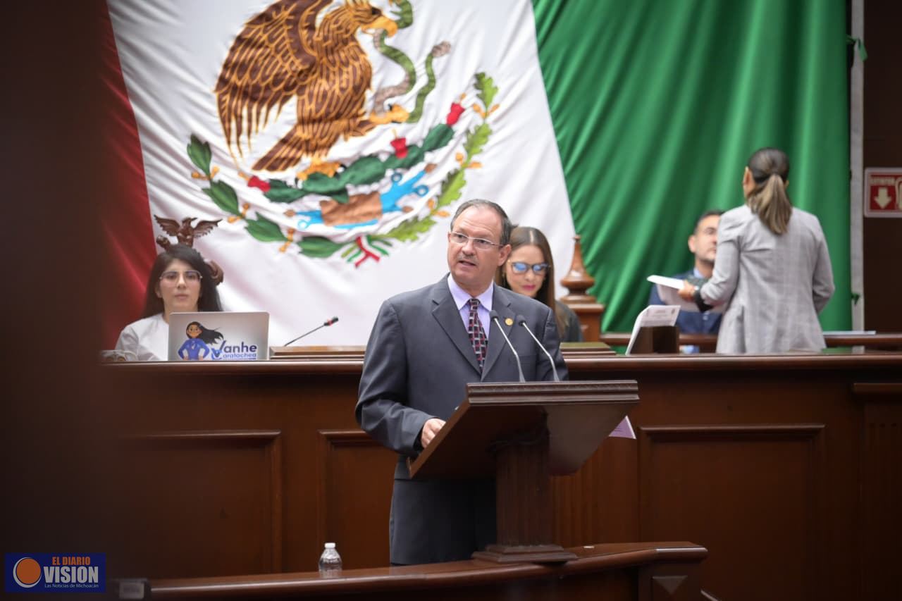 David Martínez Gowman propone una nueva Ley de Adquisiciones y Contratación de Servicios