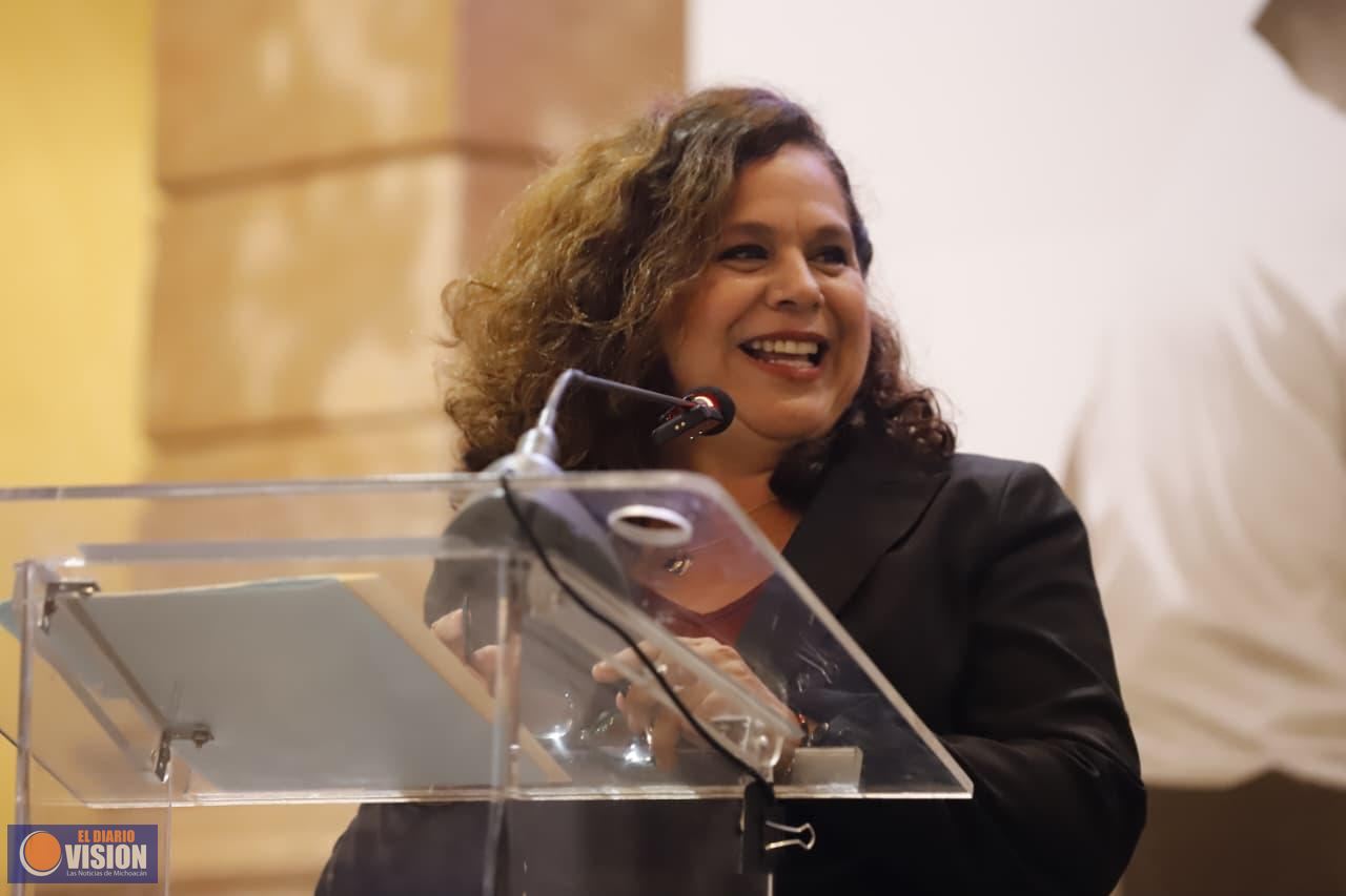 Melba Albavera destaca legado del voto femenino y llama a romper barreras por la igualdad