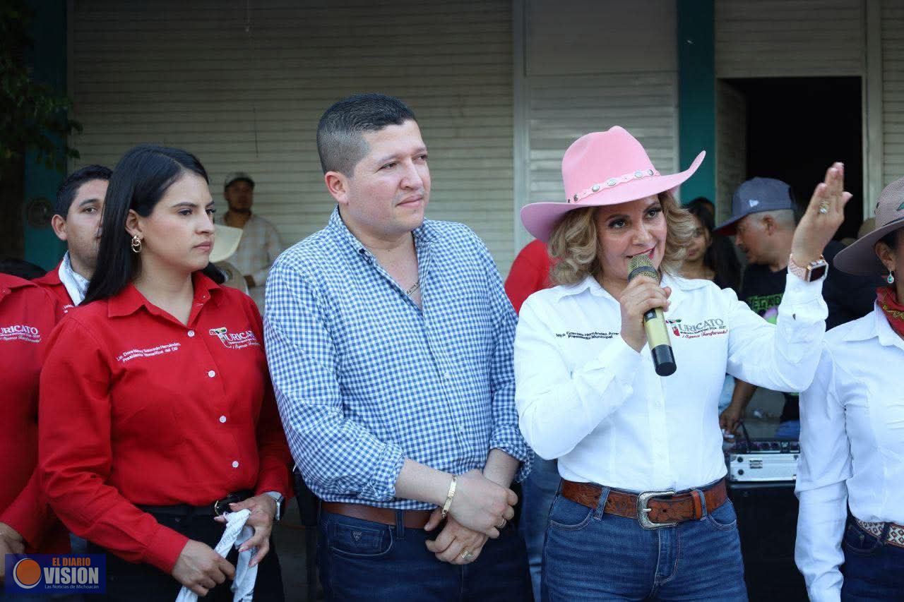 La Cabalgata Morelos llega al municipio de Turicato, Graciela Hernández Arreola da la bienvenida